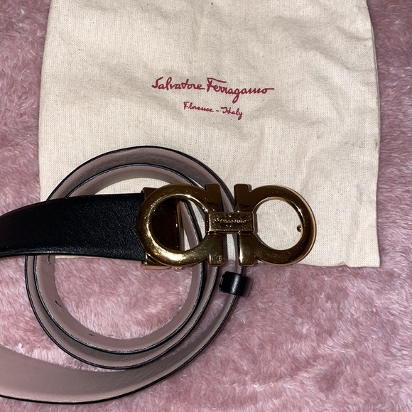 Reversible Ferragamo Leather Belt - Picture 10 of 16